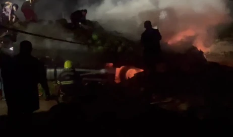 caminhão pega fogo