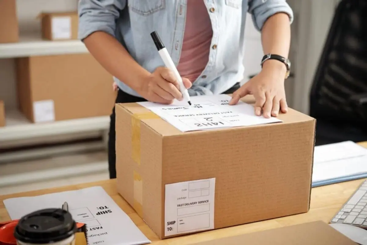 como-enviar-encomenda-pelo-correio.jpg-1 (1)