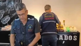 PROCON_PRODUTOS_VENCIDOS_APREENDIDOS_EM_SUPERMERCADO_DE_ABADIANIA
