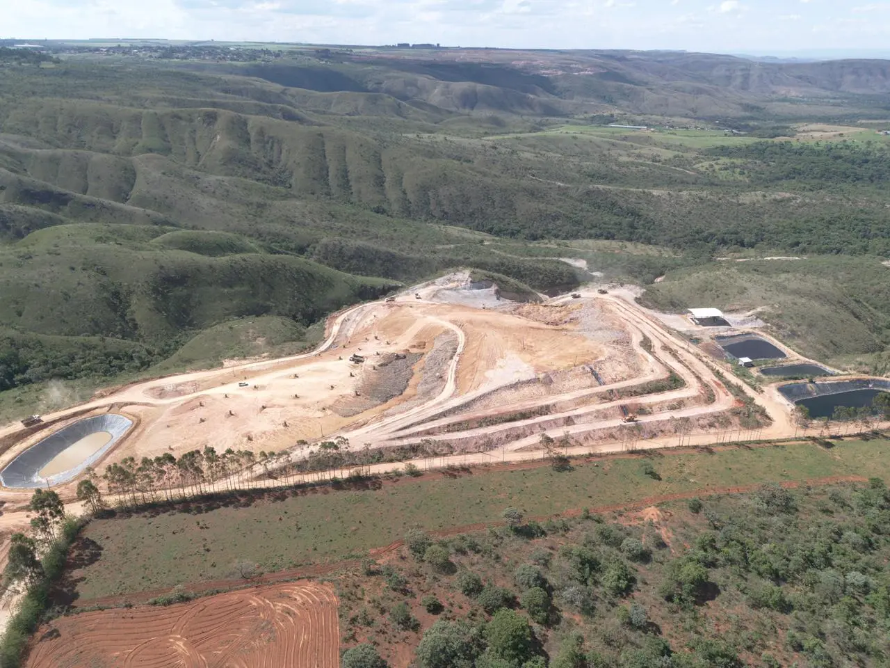 Novo desmoronamento no Lixão Ouro Verde, em Padre Bernardo. Foto: Graciliano Cândido/ Jornal Opção