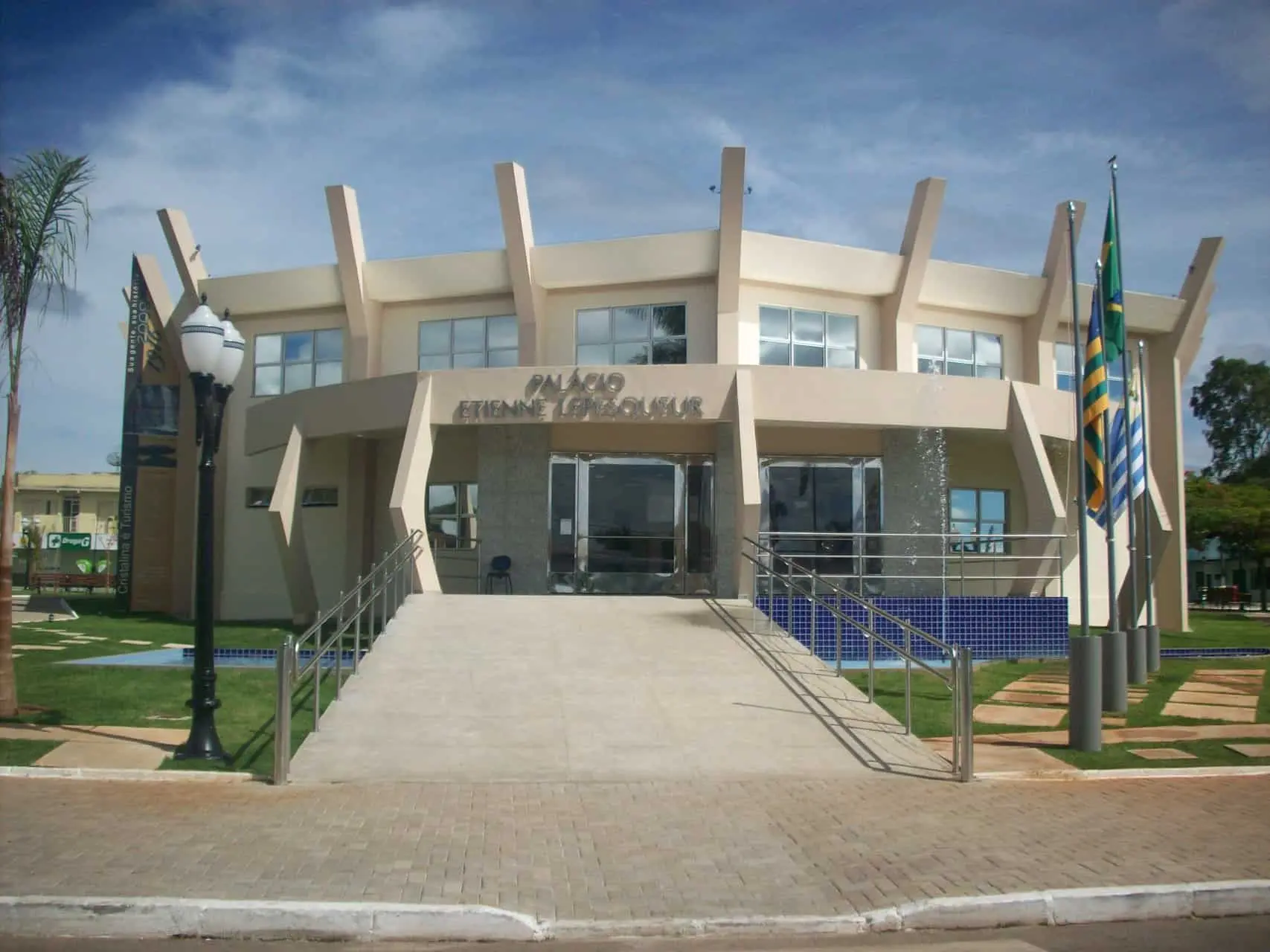 Entrada_Prefeitura_de_Cristalina