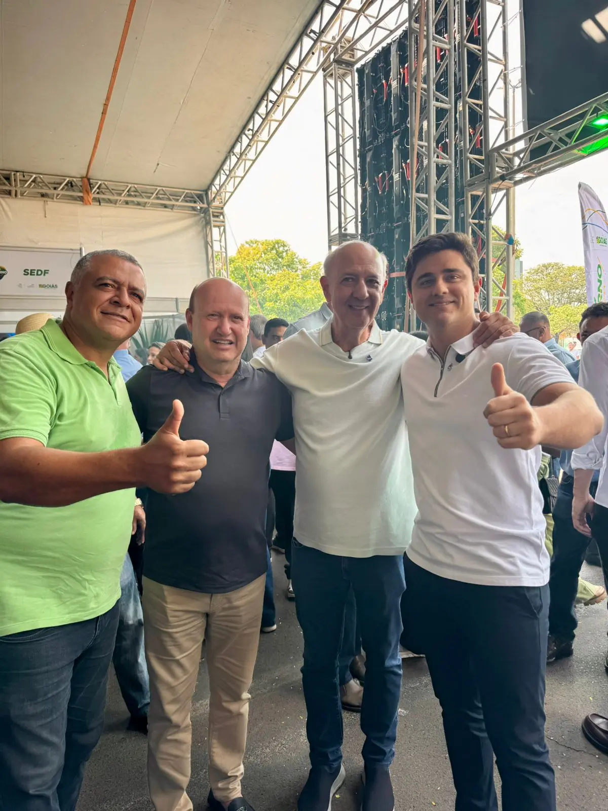Arruda foi visto na Feira No Entorno Tem, junto com políticos do Entorno. Foto Graciliano Cândido Jornal Opção