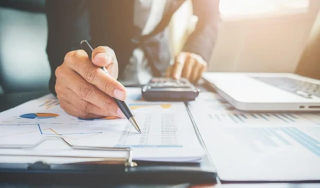 flyfin-finance-7529921_1280