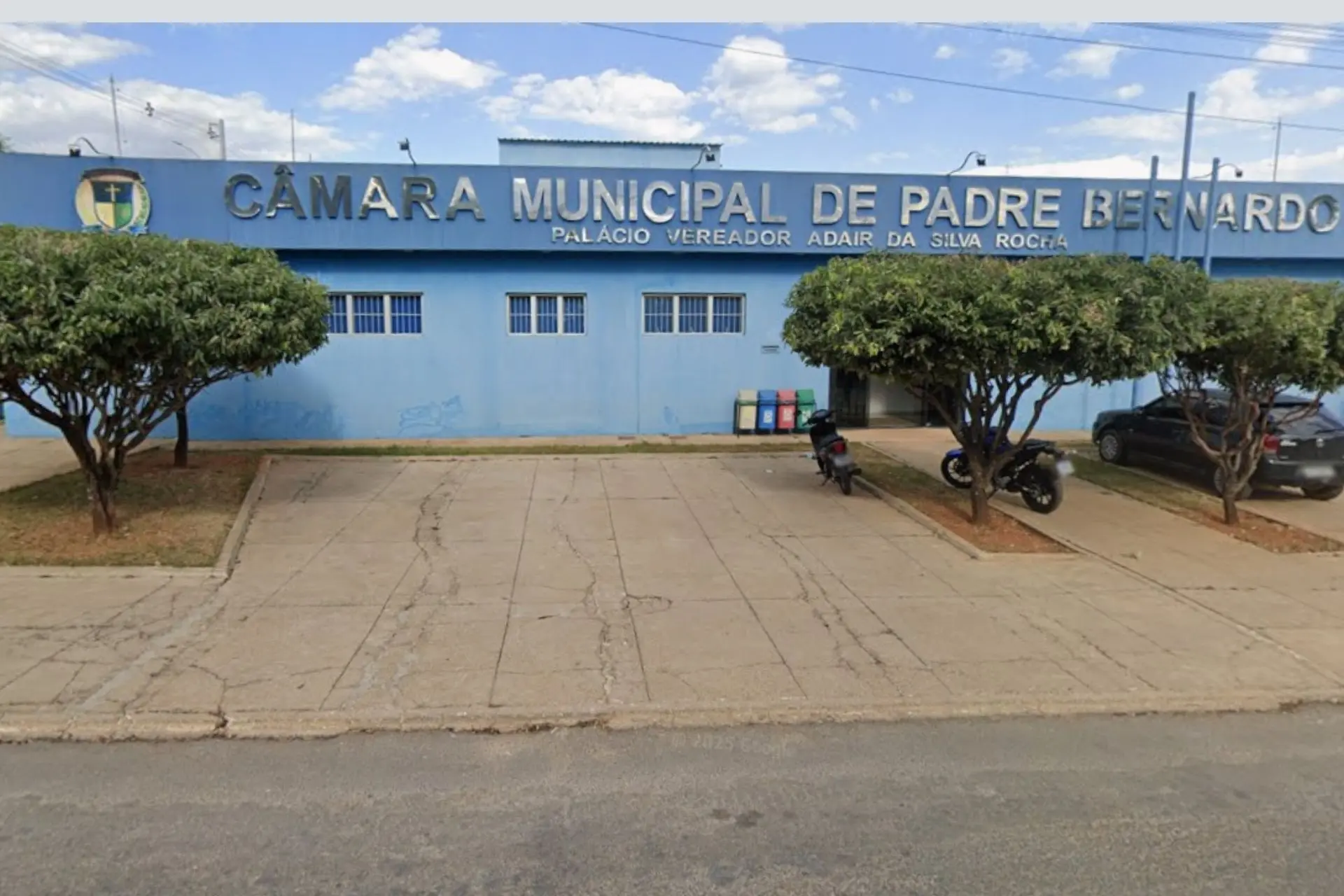 15_41_31_701_Fachada_C_mara_Municipal_de_Padre_Bernardo_editada