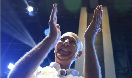 1773407934-jose-roberto-arruda-batendo-palmas-foto-divulgacao